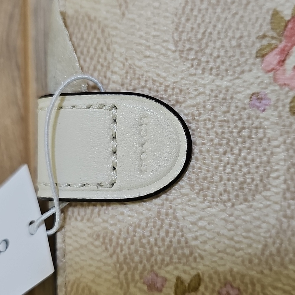 New Coach Notebook In Signature Canvas With Floral Print - Picture 12 of 12